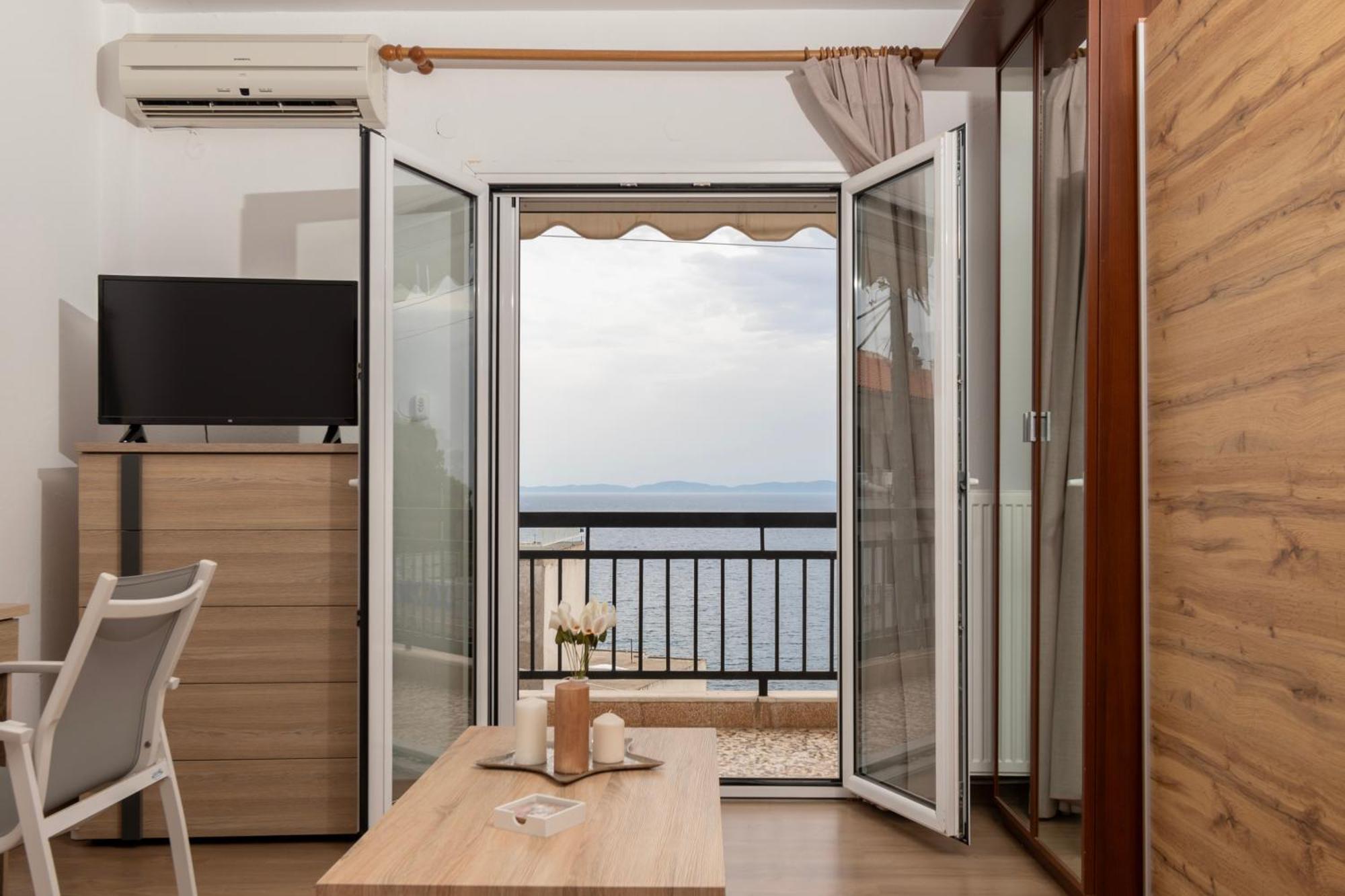 With Sea View In Appartement